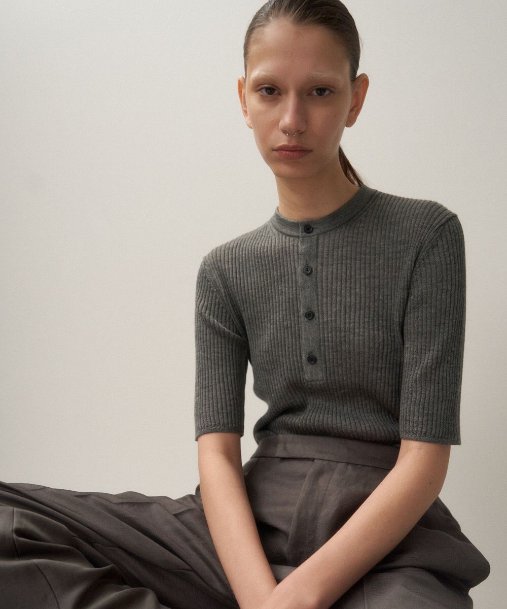 ATON RAMIE WOOL RIB | ヘンリーネックセーター 