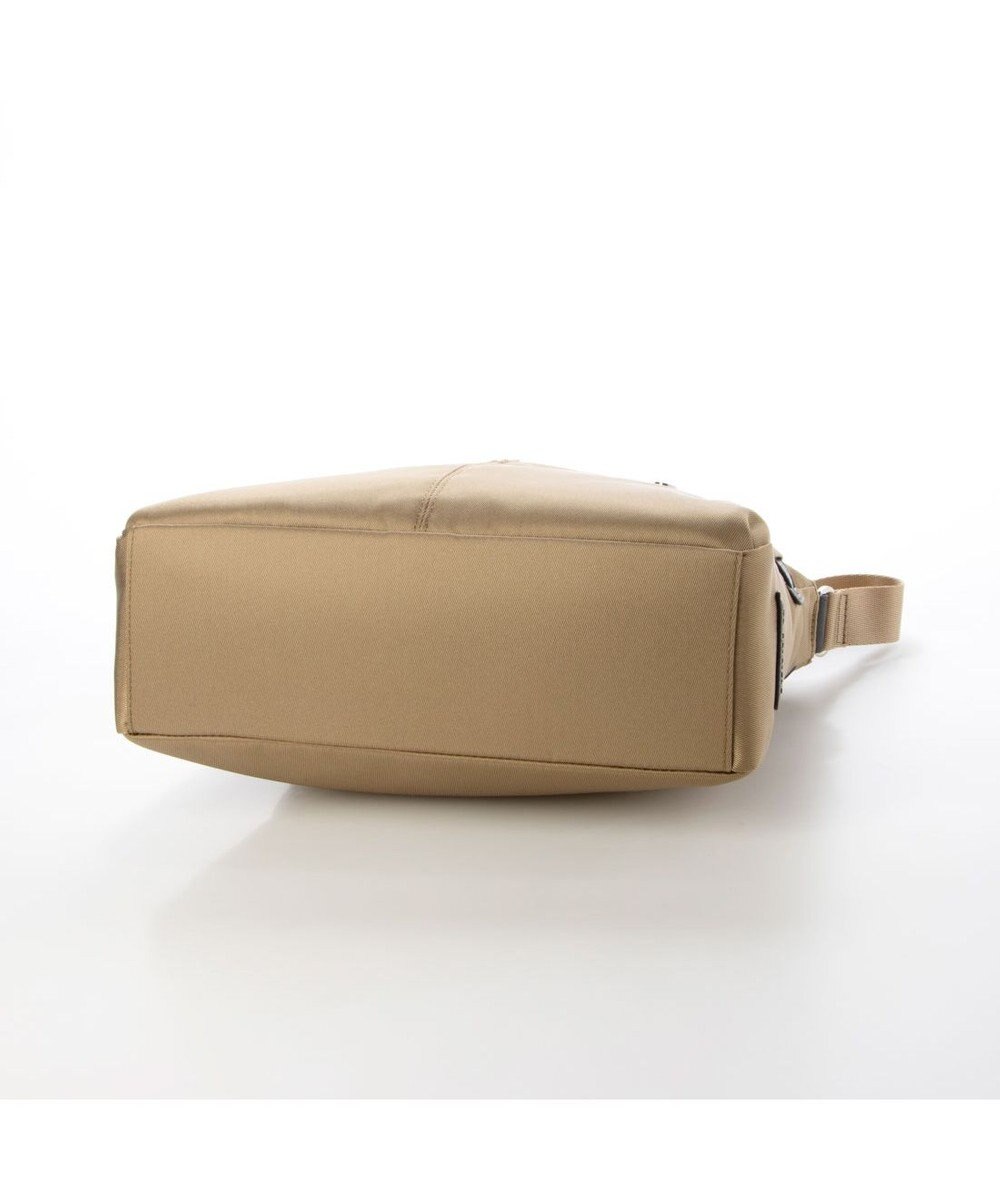 LA BAGAGERIE フロントポケット　スクエアナイロンショルダー　Mサイズ 