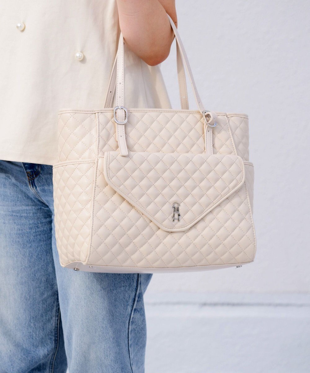 STEVE MADDEN BVIBRATO サイドポケット付きキルティングトートバッグ 