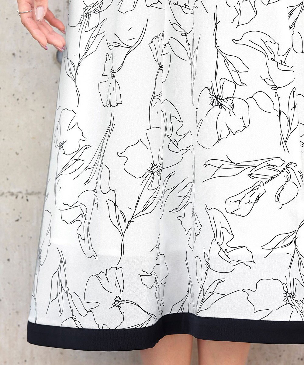 Tiaclasse 【小倉優子さん着用・新色追加・洗える】モノトーンフラワープリントワンピース 