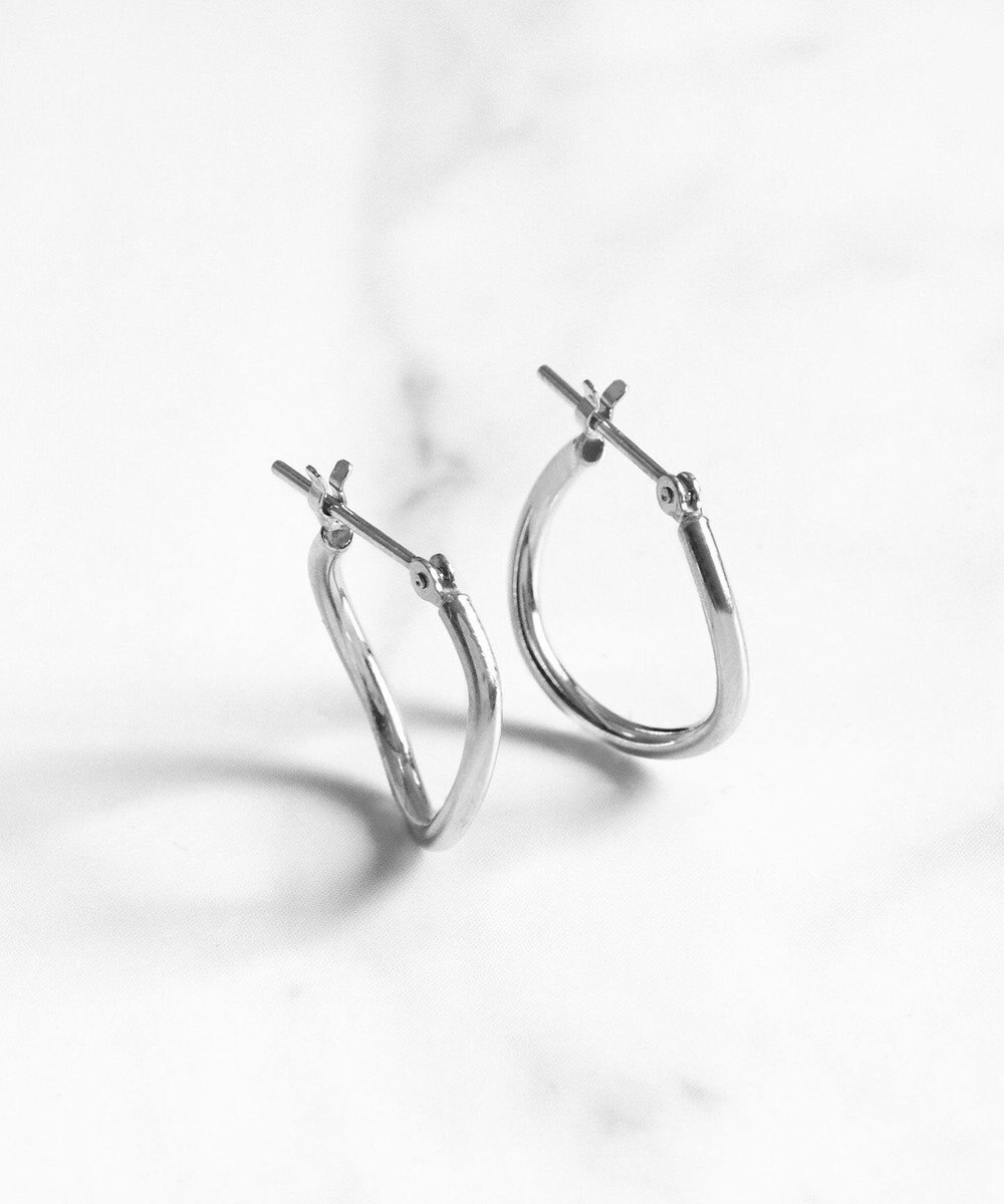 WEB限定】PETAL HOOP PIERCED EARRINGS K10 淡水パール ピアス / TOCCA