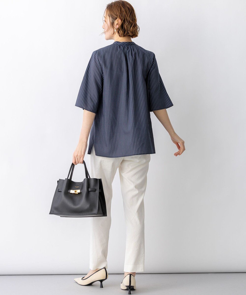 23区 【先行予約】ドライシアーストライプ フロントタック ブラウス 