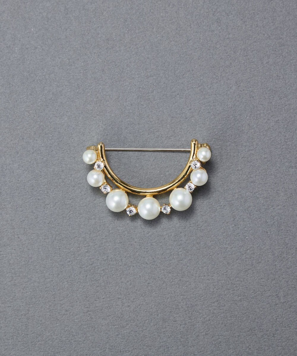 Phoebe フォーマルパールビジューハーフブローチ　ゴールド 
