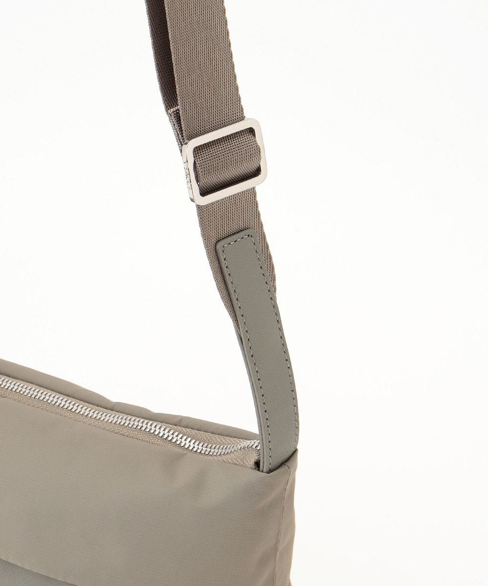 Y'SACCS リサイクルナイロン×カウレザー ラップミニショルダー 