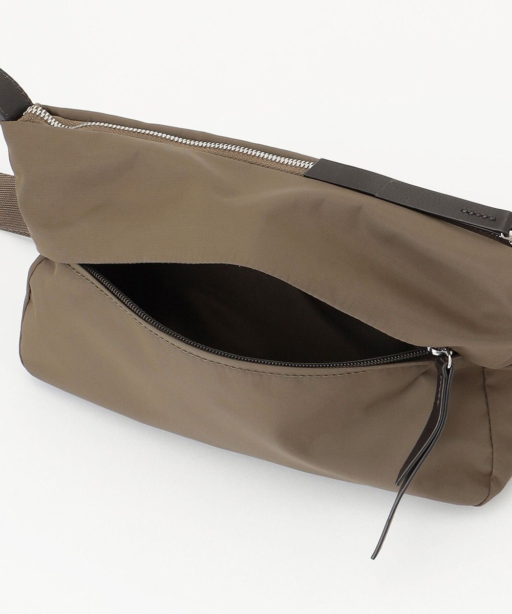 Y'SACCS リサイクルナイロン×カウレザー ラップミニショルダー 