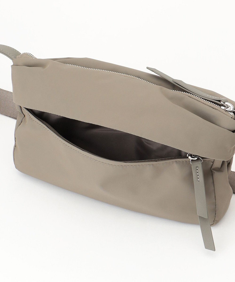 Y'SACCS リサイクルナイロン×カウレザー ラップミニショルダー 