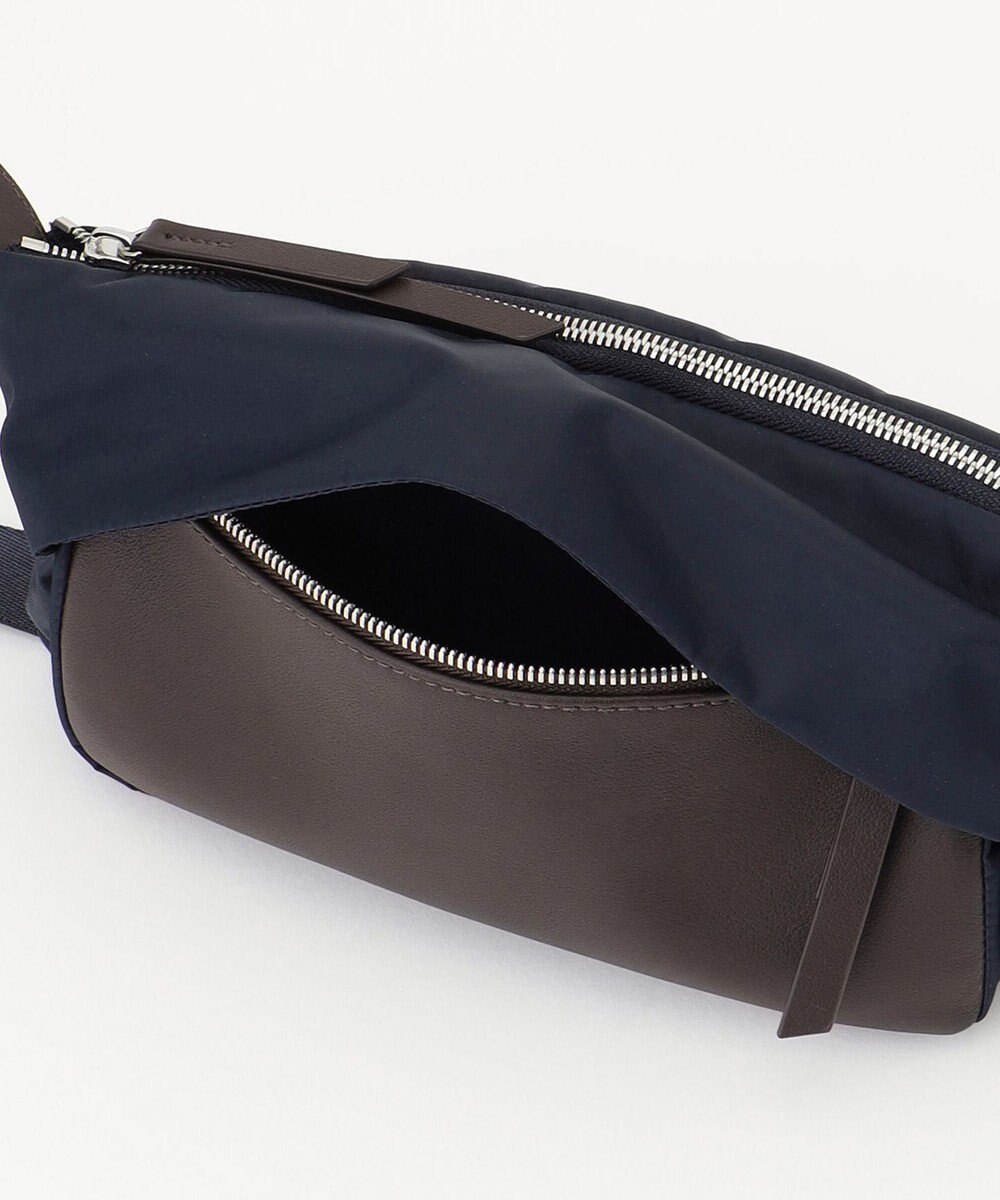 Y'SACCS リサイクルナイロン×カウレザー ラップミニショルダー 