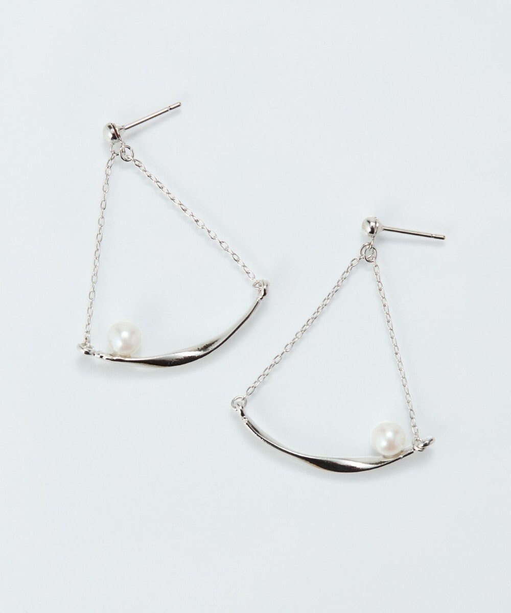 Phoebe 【金属アレルギー対応】スライヴパールトライアングルピアス　シルバー/ニッケルフリー 