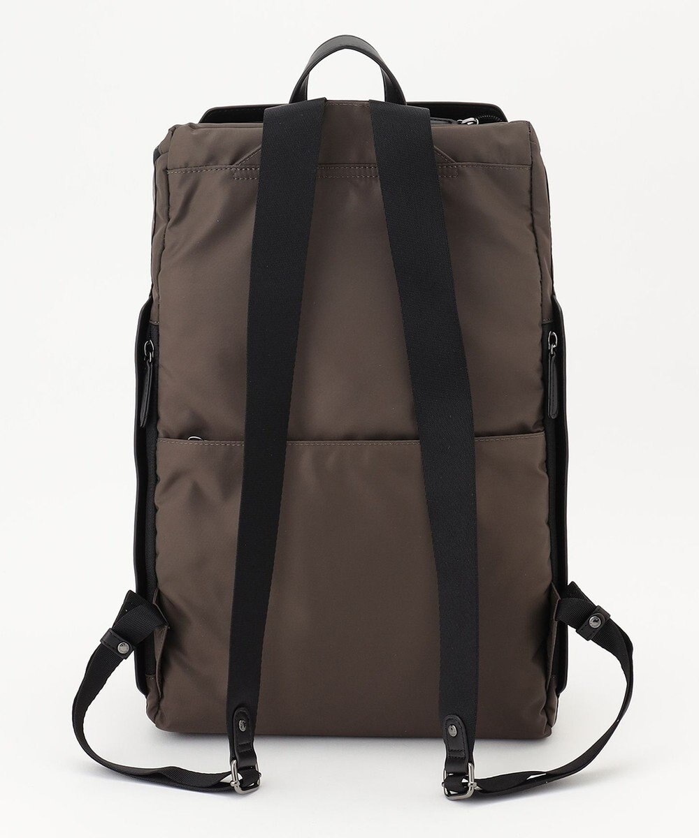 Y'SACCS 【CORDURA×リサイクルレザー】ラウンドフラップリュック 