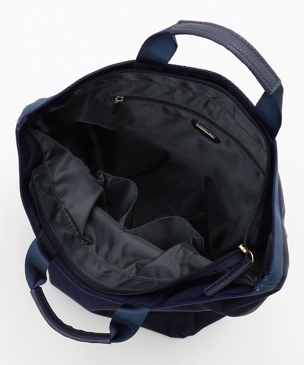 LA BAGAGERIE チャーム付き　ナイロンリュック 