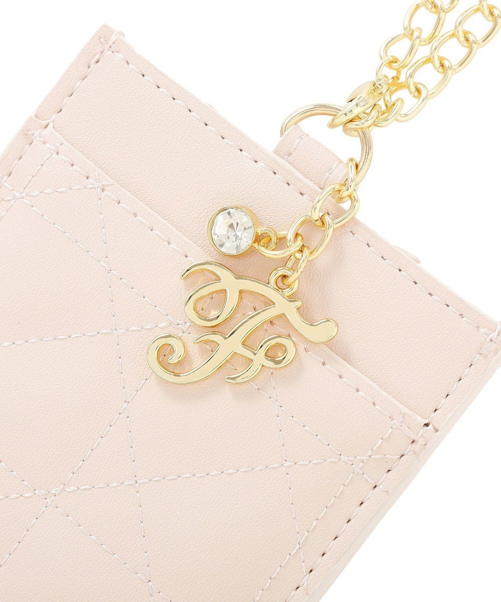 Maison de FLEUR Fチャームキルティングパスケース 