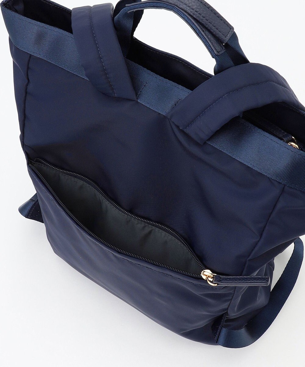 LA BAGAGERIE チャーム付き　ナイロンリュック 