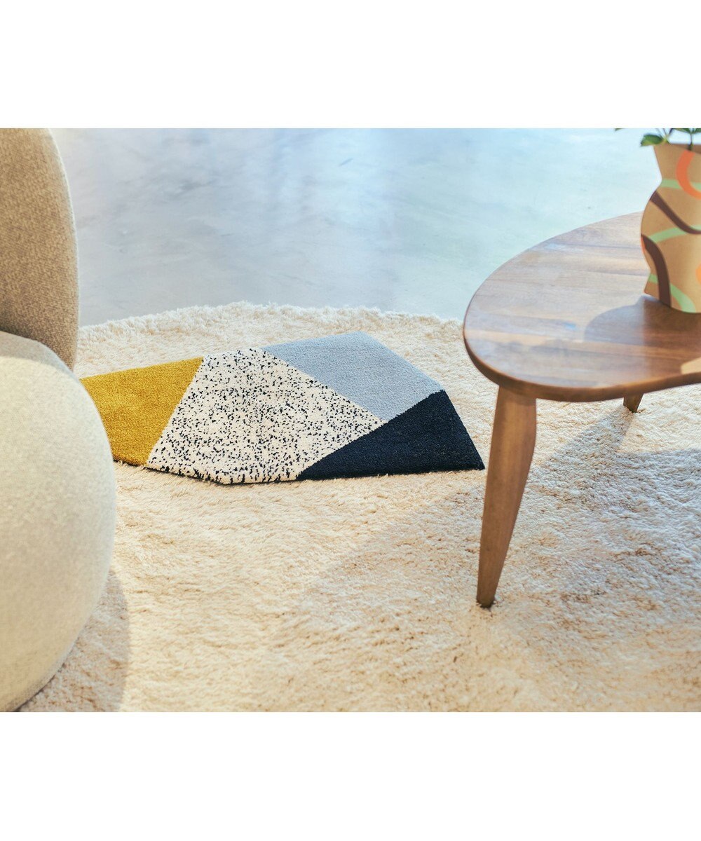 TRICOTE DOT GEOMETRIC RUG 