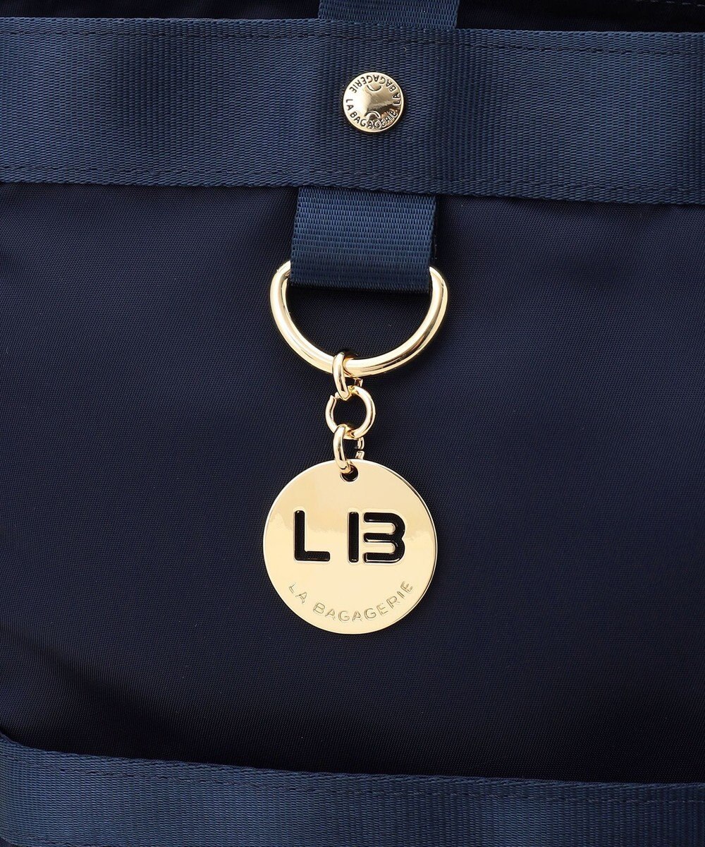 LA BAGAGERIE チャーム付き　ナイロンリュック 