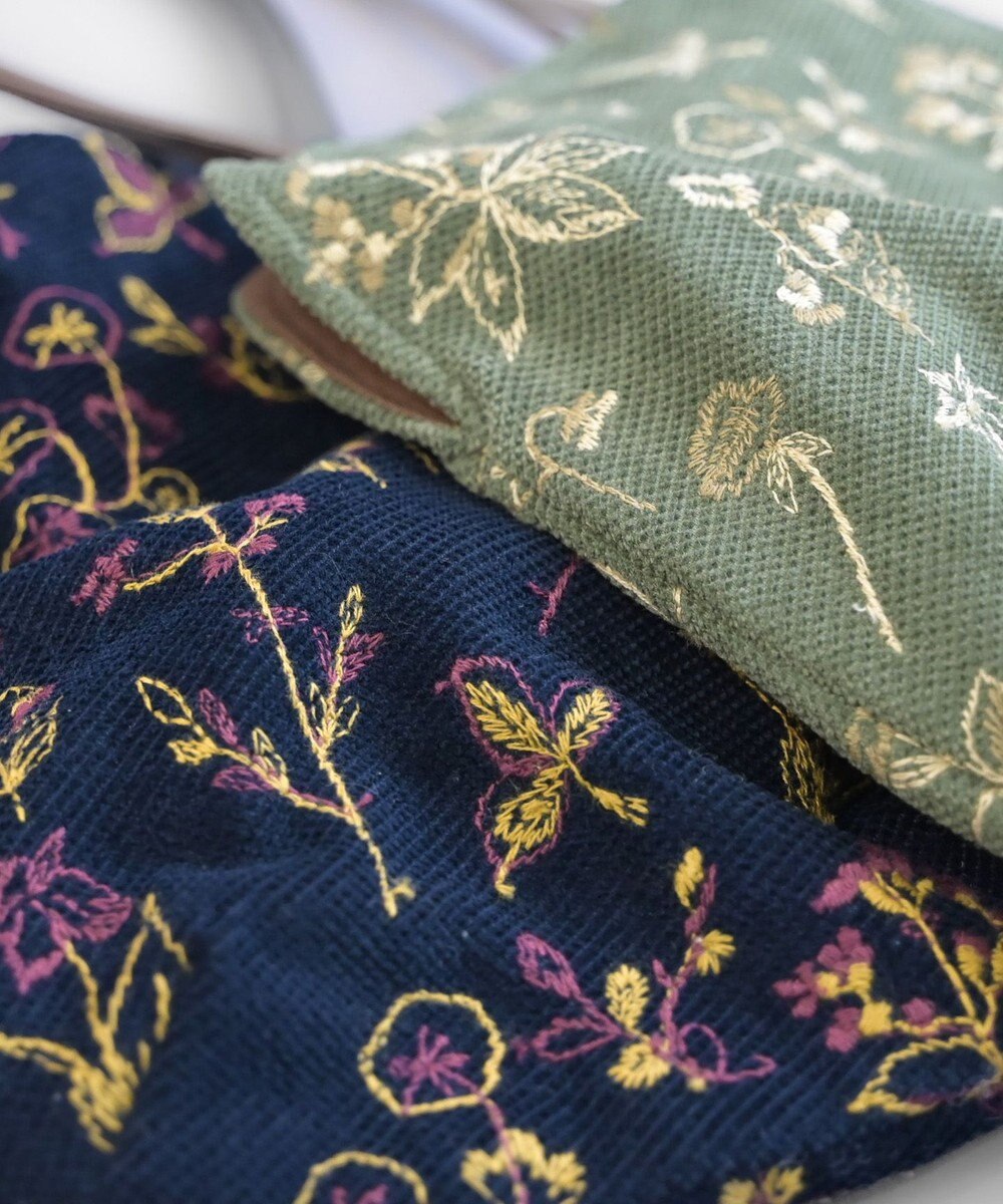 AND WOOL 花刺繍のminiバッグ 