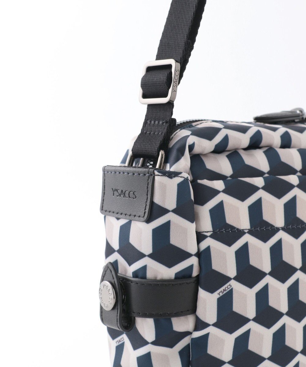 Y'SACCS キュービックモノグラム　スクエアショルダー 
