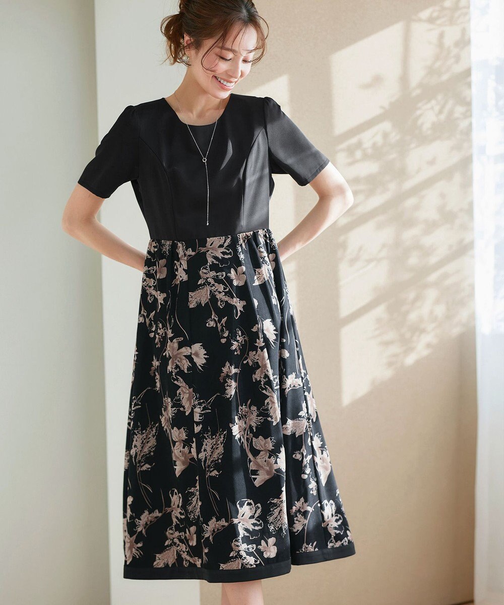 Tiaclasse 【小倉優子さん着用・新色追加・洗える】モノトーンフラワープリントワンピース 