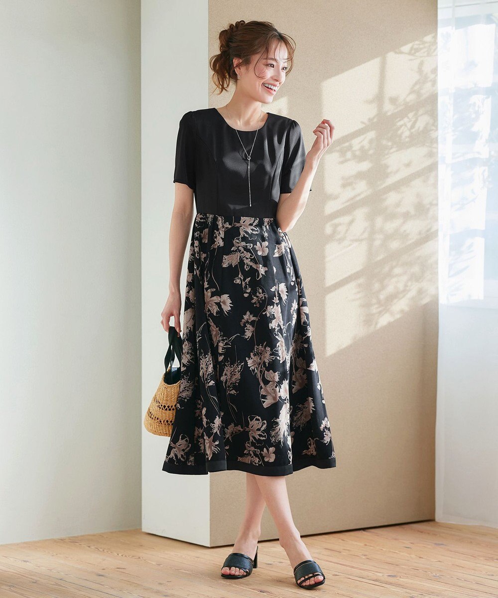 Tiaclasse 【小倉優子さん着用・新色追加・洗える】モノトーンフラワープリントワンピース 