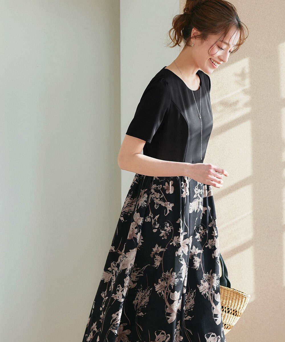 Tiaclasse 【小倉優子さん着用・新色追加・洗える】モノトーンフラワープリントワンピース 