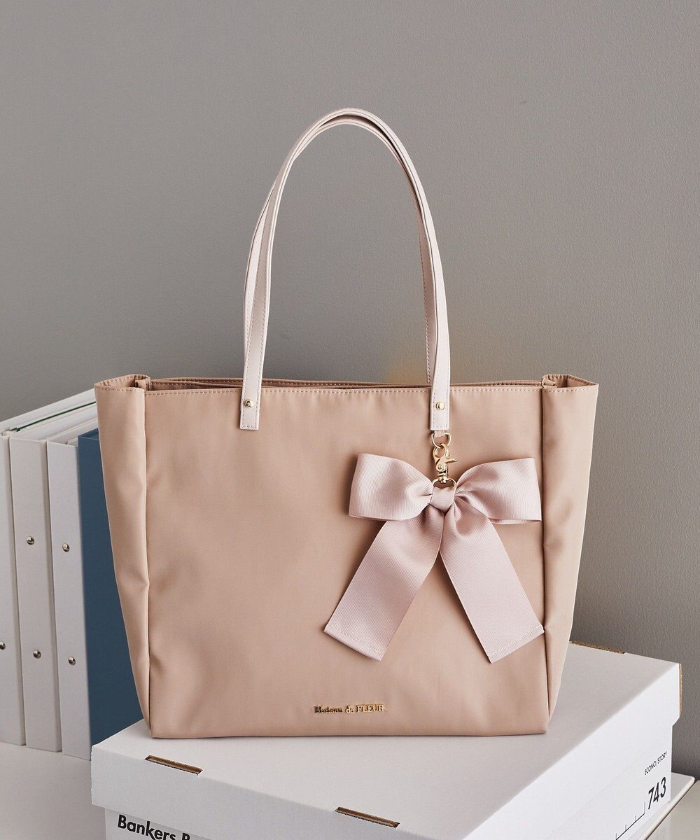 Maison de FLEUR リボンチャーム付き3ルームトートバッグ 