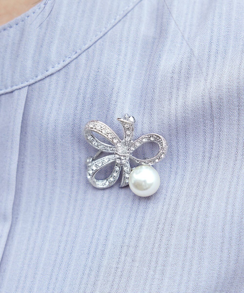 Tiaclasse パール＆クローバーリボンブローチ 