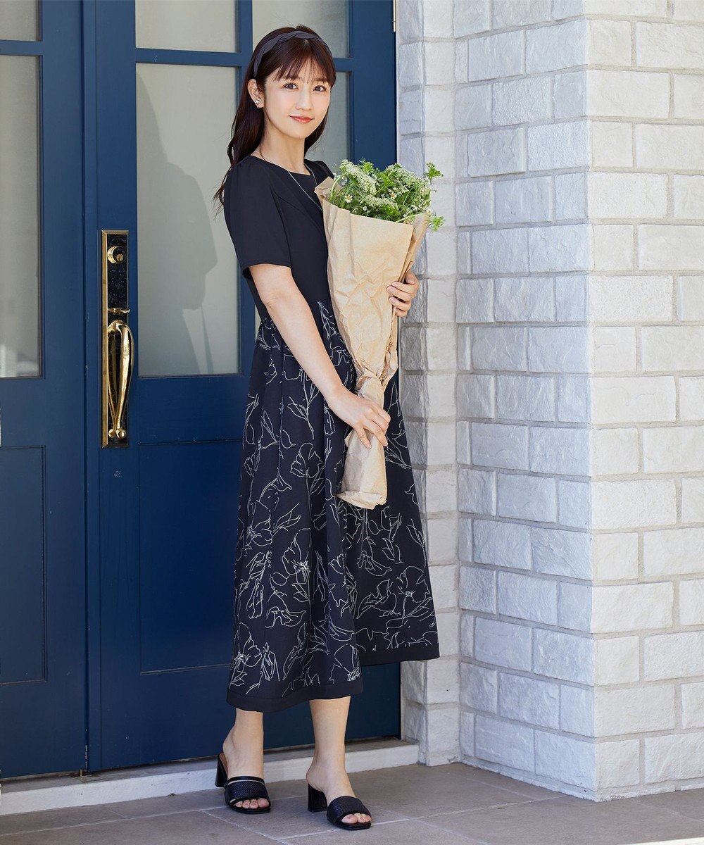 Tiaclasse 【小倉優子さん着用・新色追加・洗える】モノトーンフラワープリントワンピース 