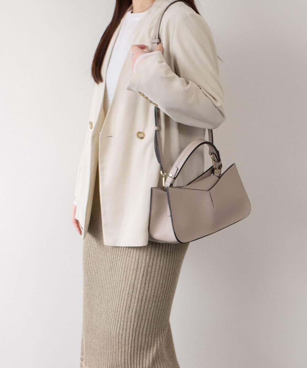 INTER-CHAUSSURES 【LORISTELLA】Vカットレザー２WAYハンドバッグ 