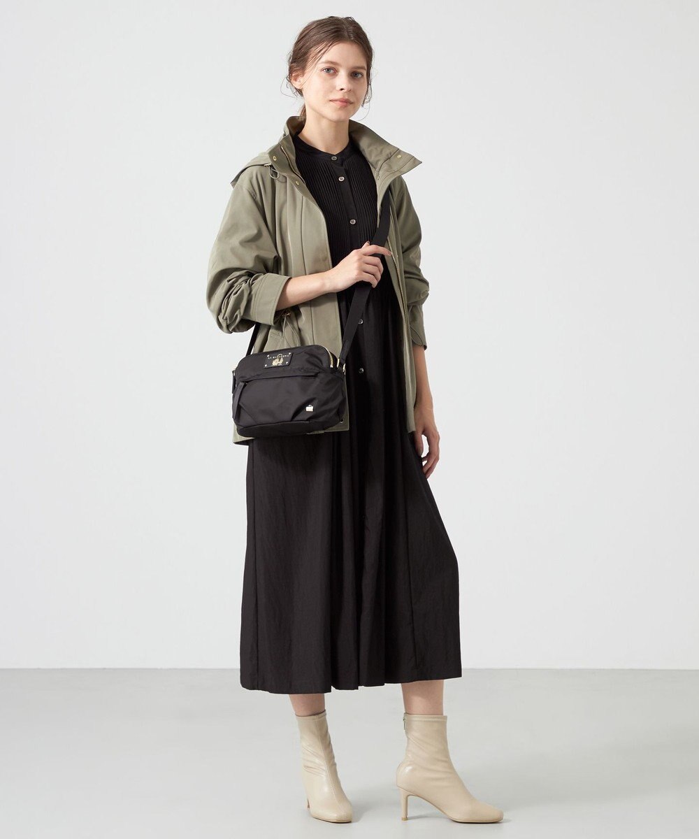 LA BAGAGERIE ウォータープルーフナイロン　スクエアショルダー 