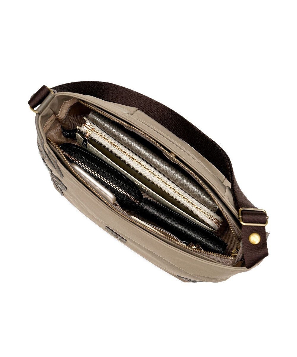 IBIZA ディアリオ　ナイロン　ショルダーバッグ 