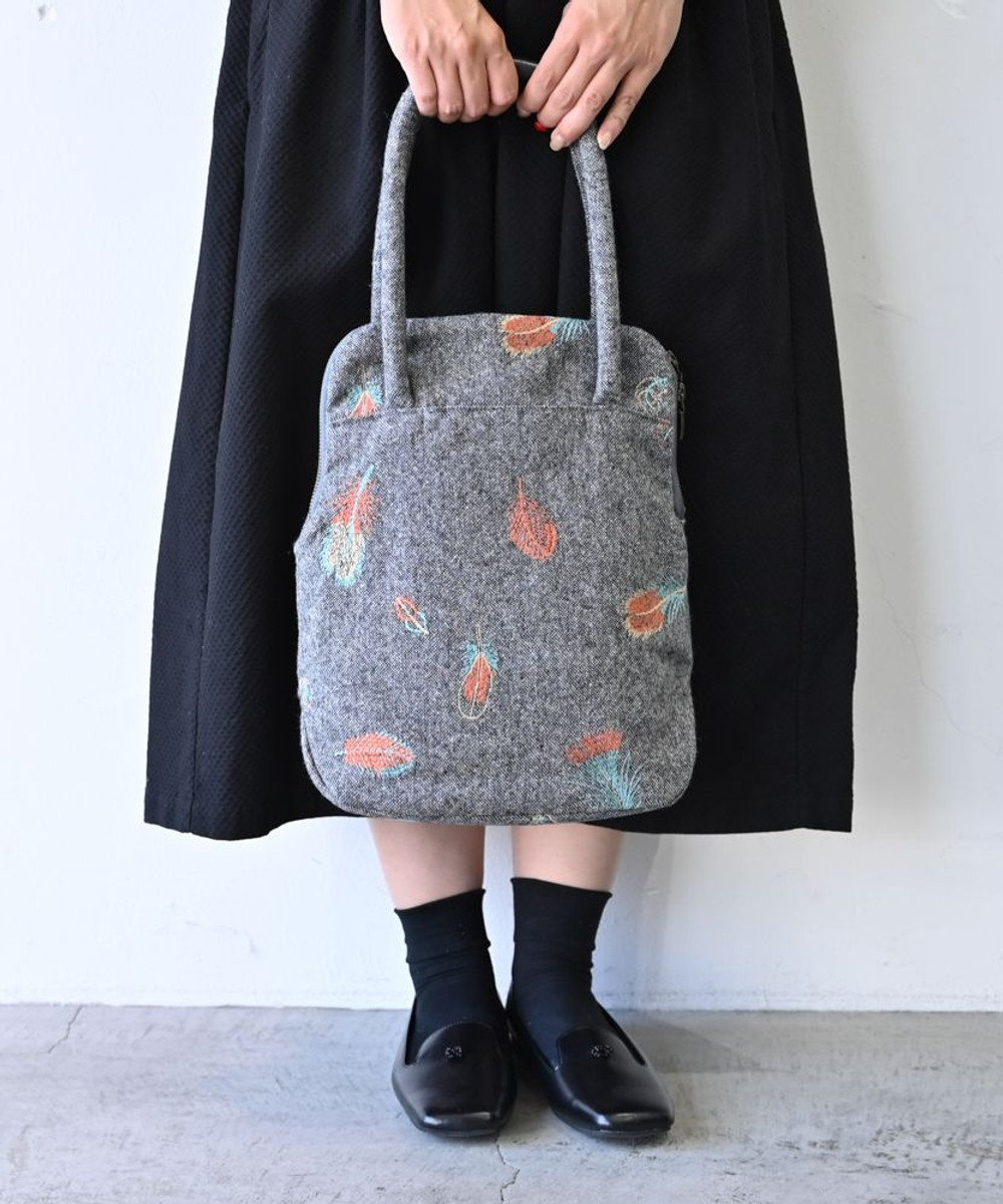 AND WOOL 鳥の羽刺繍のショルダーバッグ グレー