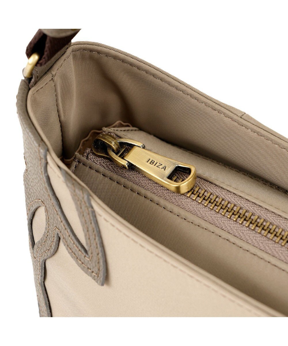 IBIZA ディアリオ　ナイロン　ショルダーバッグ 