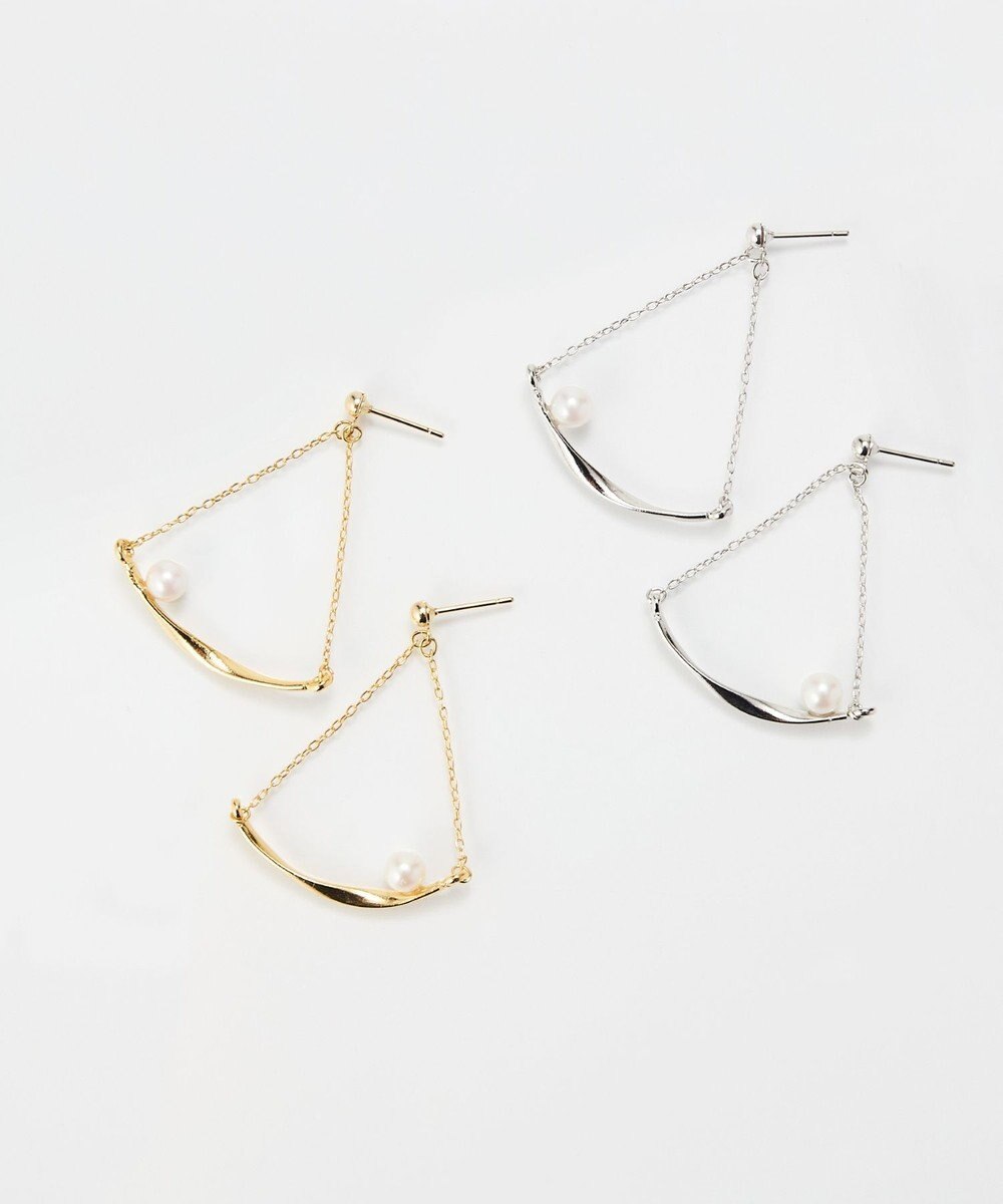 Phoebe 【金属アレルギー対応】スライヴパールトライアングルピアス　シルバー/ニッケルフリー 