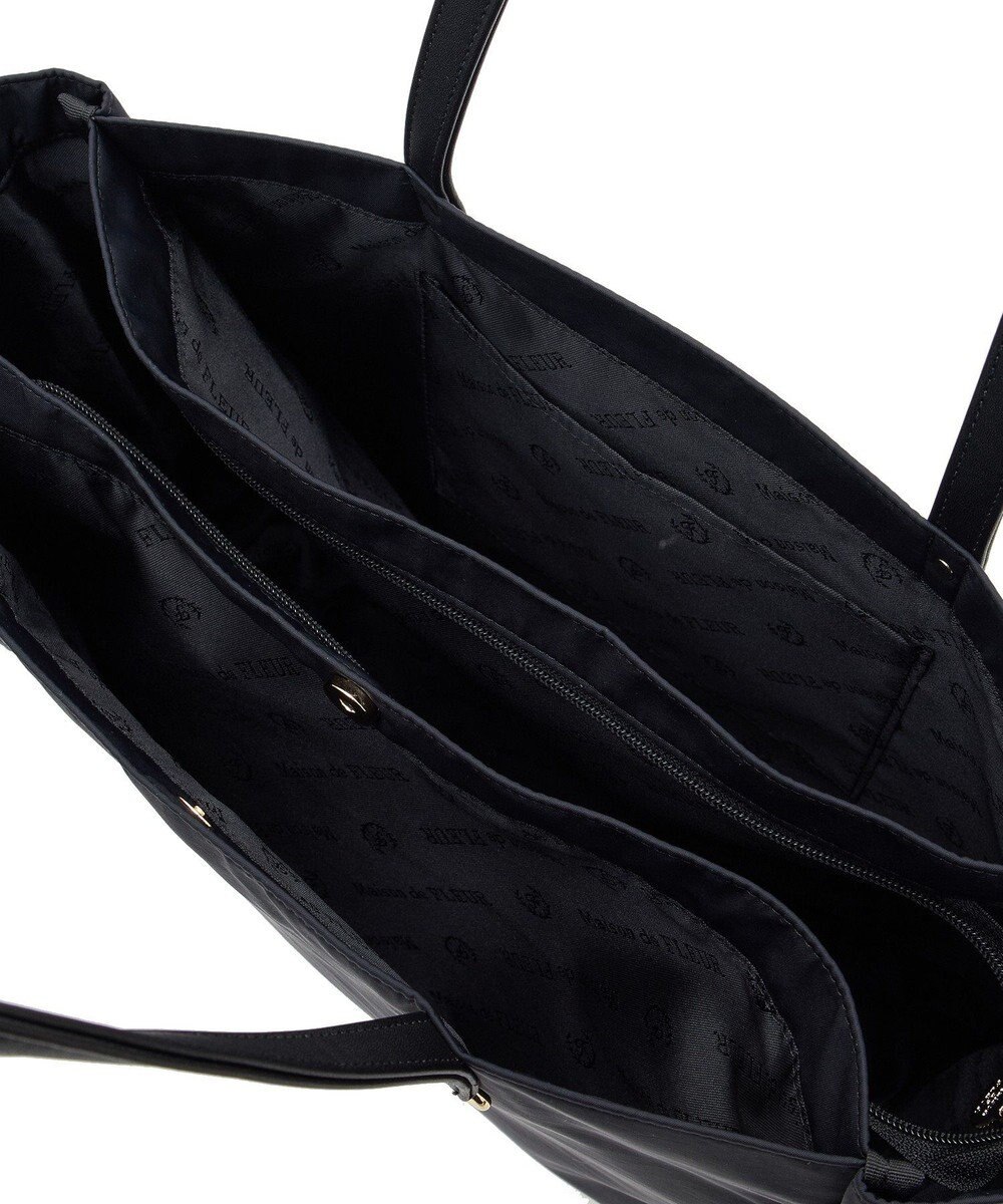 Maison de FLEUR リボンチャーム付き3ルームトートバッグ 