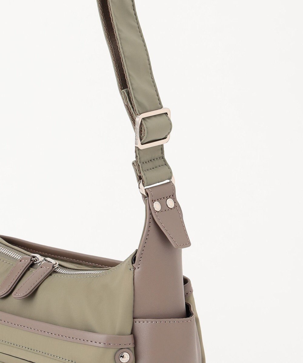 Y'SACCS 【ナイロンタフタ×リサイクルレザー】デイリーポシェット 