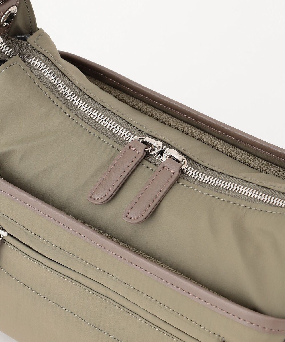 Y'SACCS 【ナイロンタフタ×リサイクルレザー】デイリーポシェット 