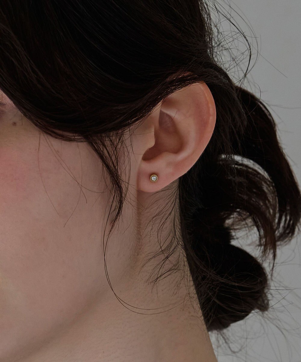 Phoebe 【金属アレルギー対応】プチシャイニングピアス　ゴールド/サージカルステンレス 