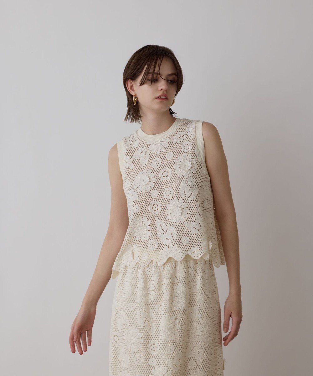 GRACE CONTINENTAL クロシュ刺繍トップ 