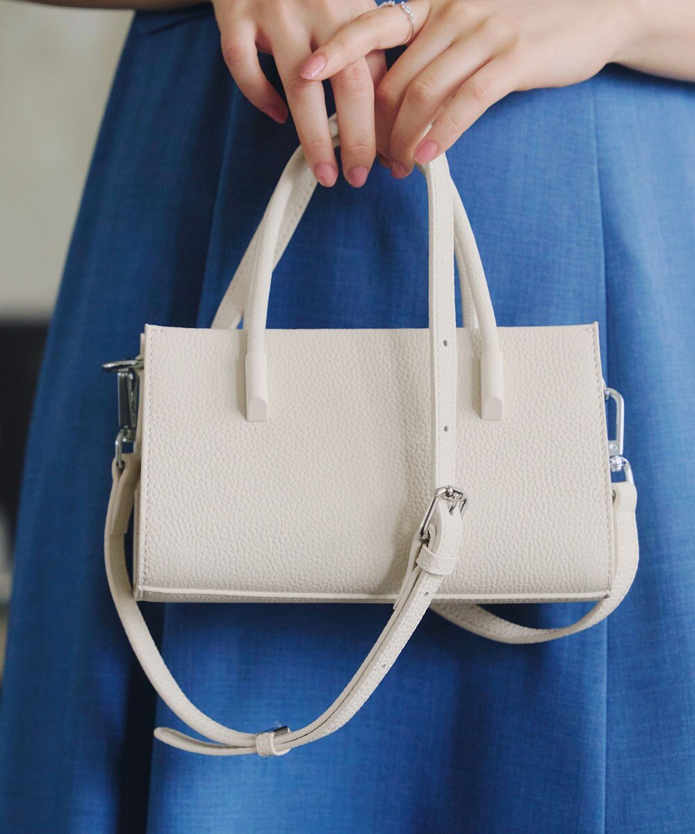 Tiaclasse 【本革】ショルダーストラップ付きスクエアミニバッグ 