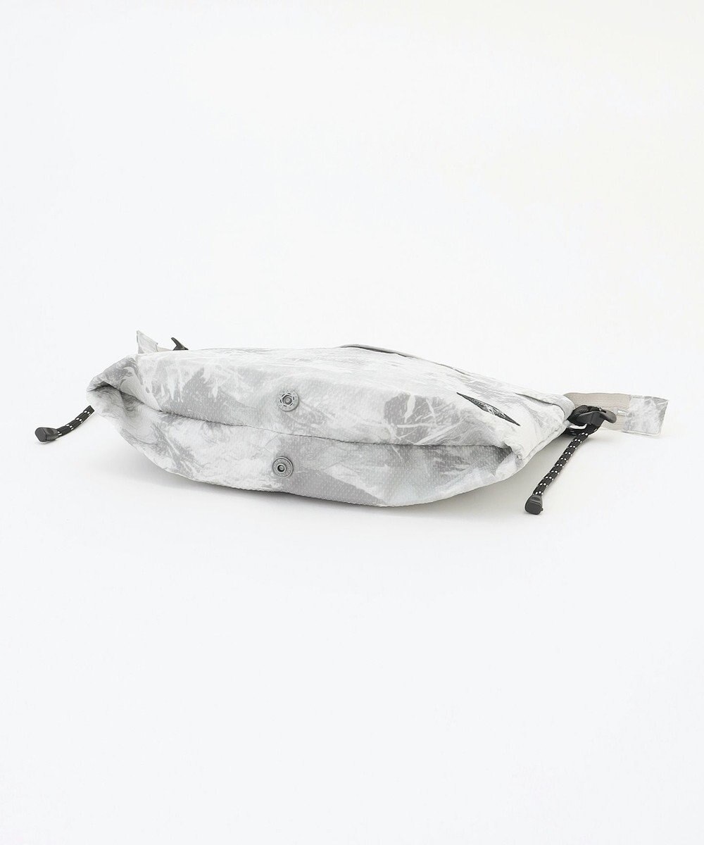 JOSEPH ABBOUD MOUNTAIN 【軽量/ECO撥水】エンボスプリント サコッシュ 