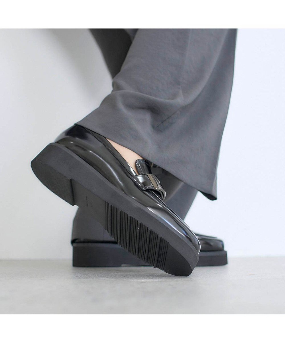 MODE ET JACOMO <carino>【レイン対応】厚底メタルモチーフローファー 