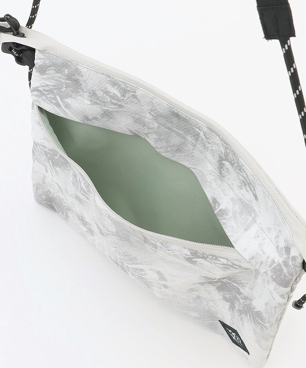 JOSEPH ABBOUD MOUNTAIN 【軽量/ECO撥水】エンボスプリント サコッシュ 