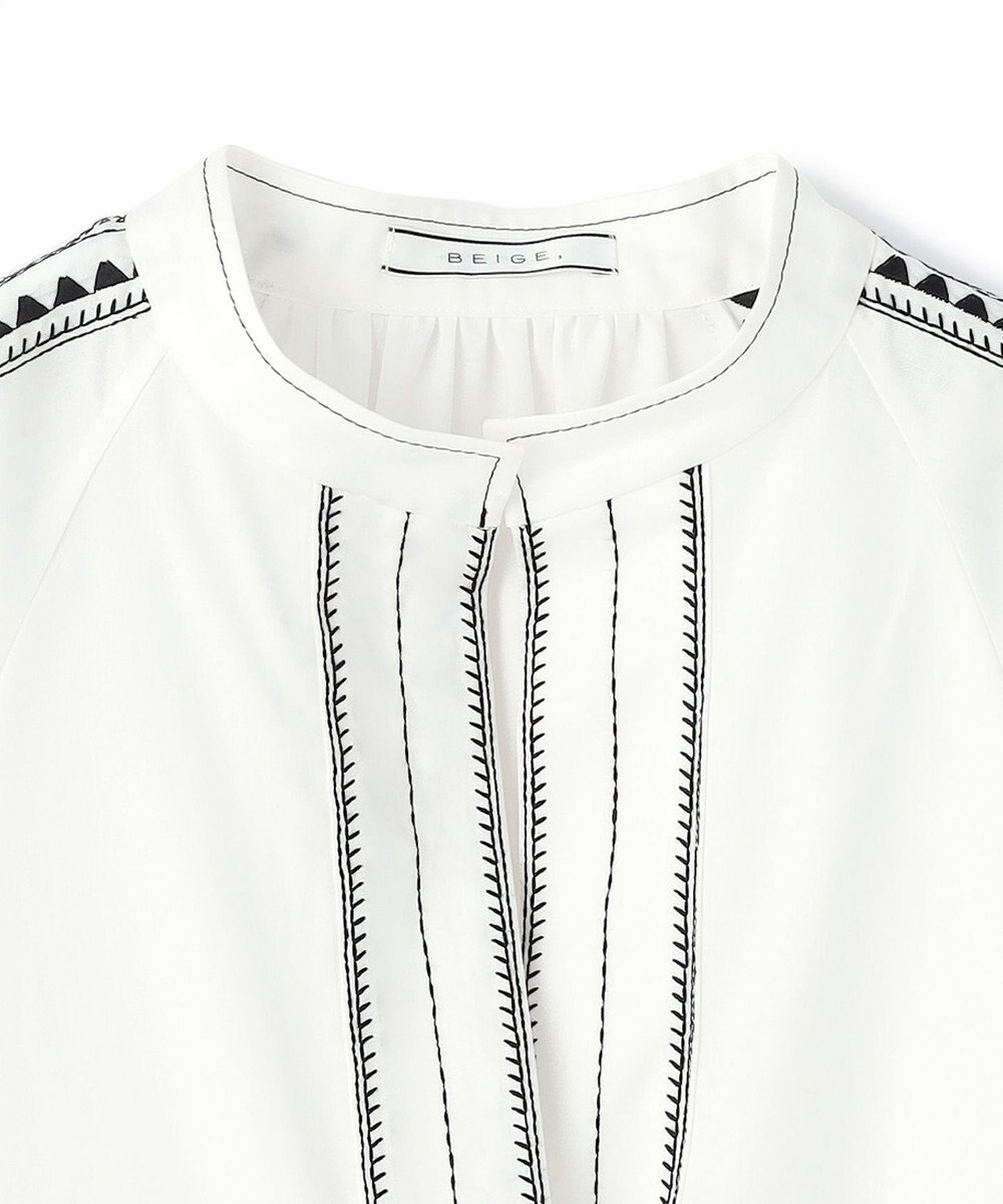 BEIGE， AXI / 刺繍ステッチ ドルマンスタンドブラウス 