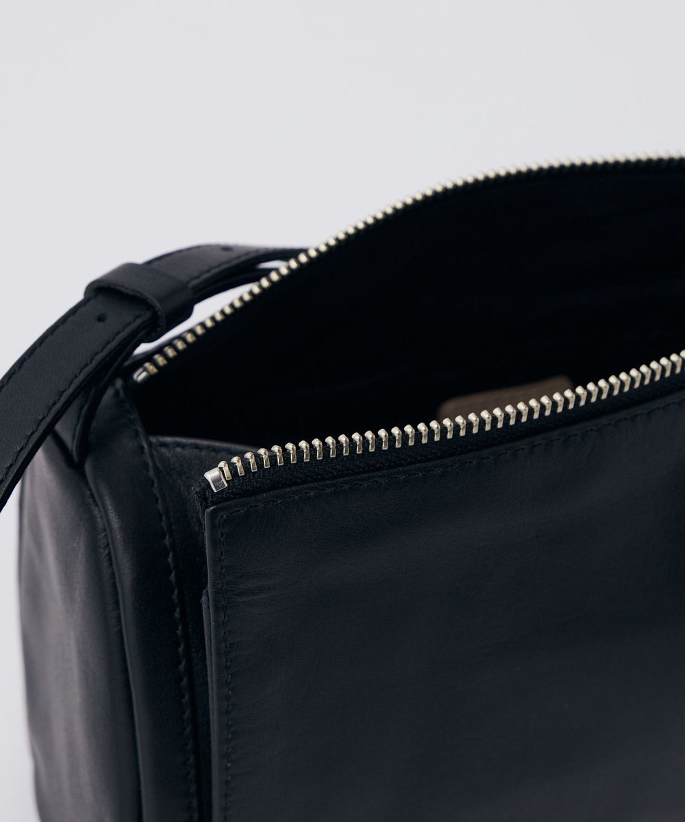 russet ソフトレザーロールショルダーバッグ(CE-1661) 