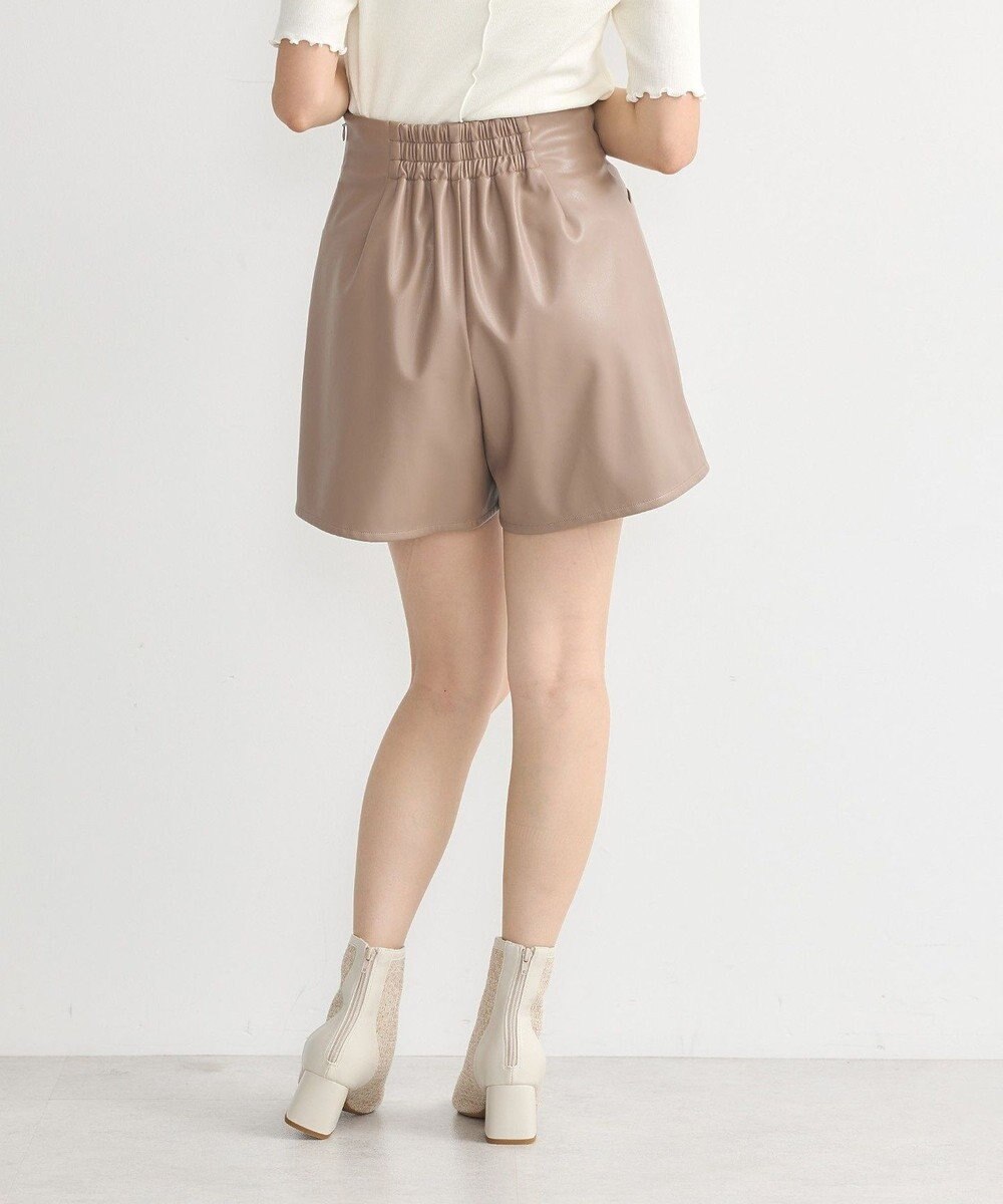 earth music&ecology シンセティックレザーショートパンツ 