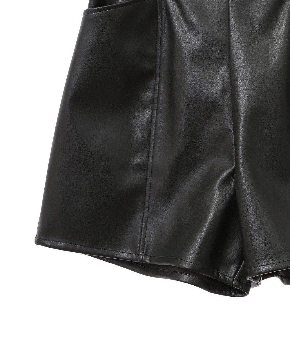 earth music&ecology シンセティックレザーショートパンツ 