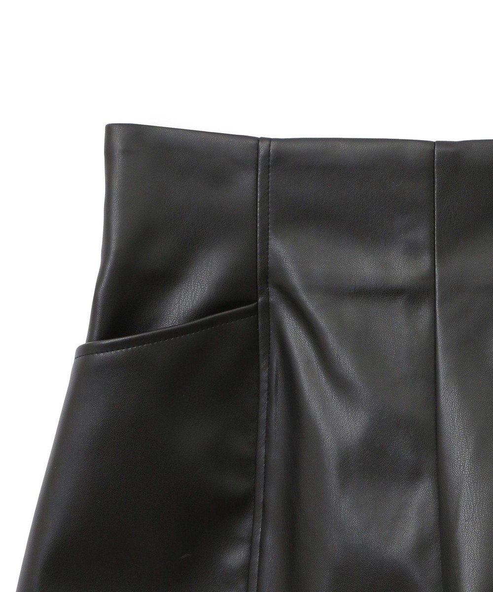 earth music&ecology シンセティックレザーショートパンツ 