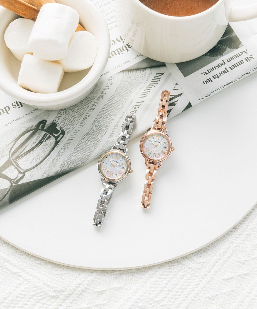 CITIZEN 【アクセサリー感覚で使える】ピンクゴールドのフェミニンなソーラーテック電波時計 