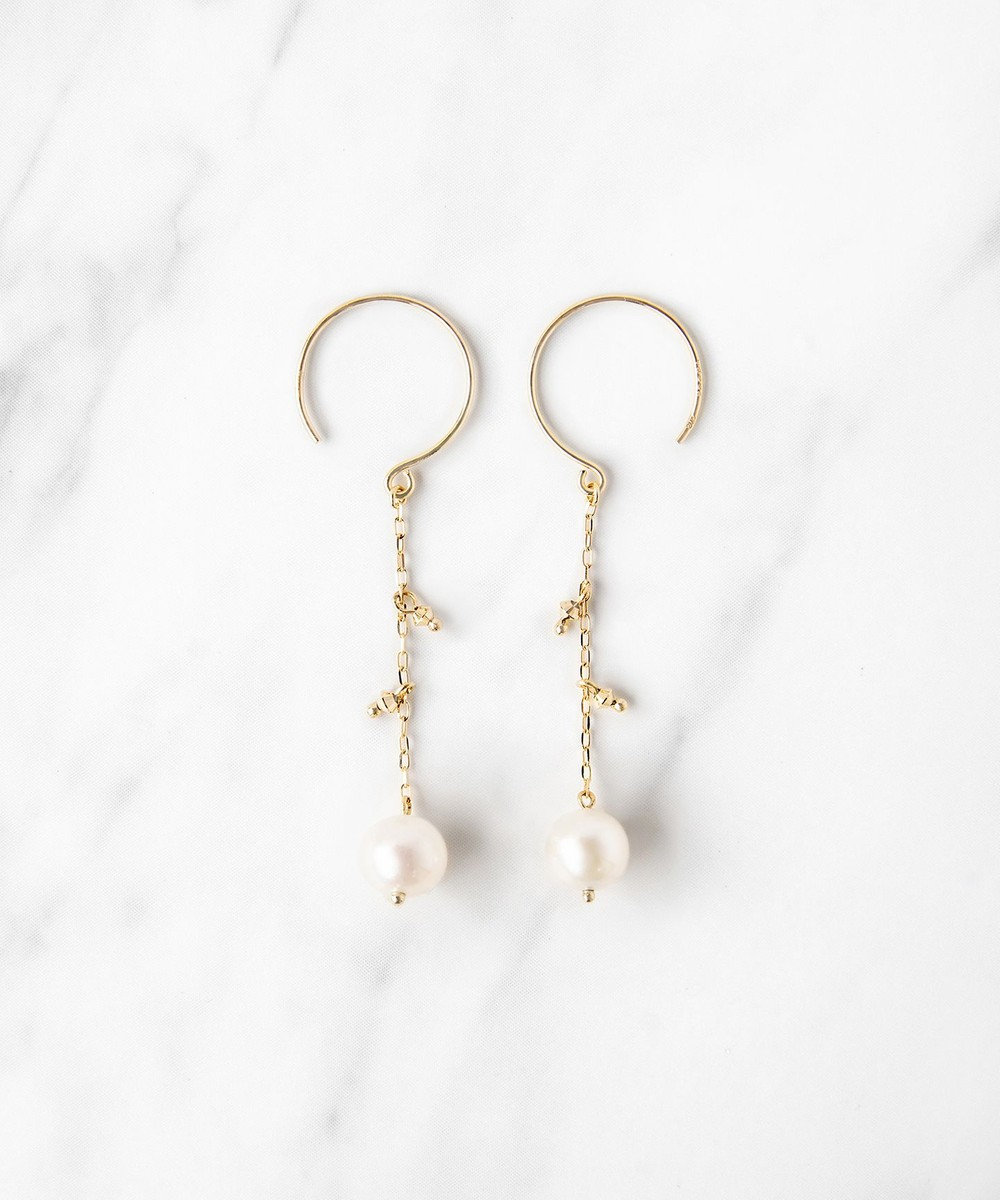 TOCCA 【WEB限定】SEEDS PEARL PIERCED EARRINGS K10イエローゴールド 淡水パールピアス イエローゴールド系