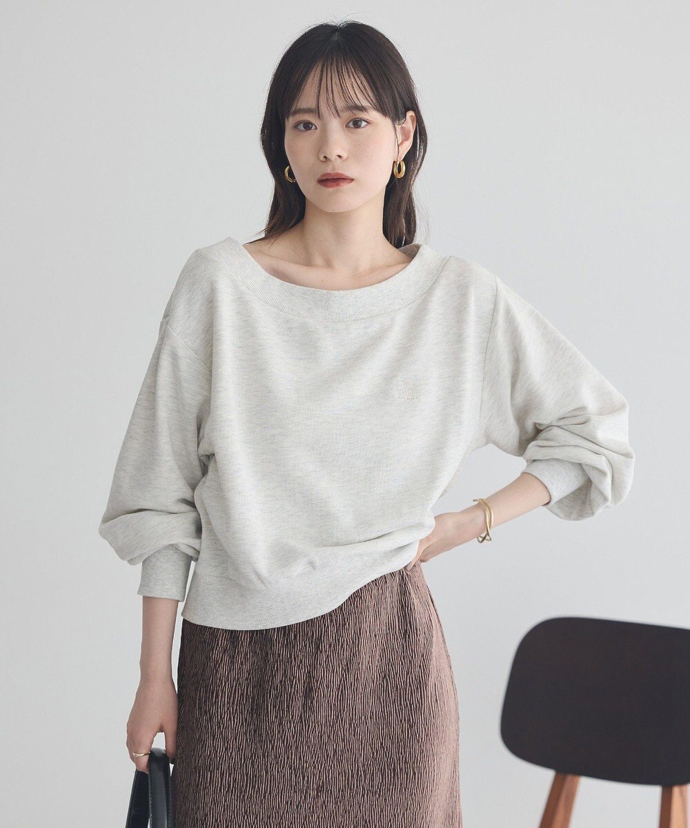 earth music&ecology ショート丈ワンポイント刺繍オフショルスウェット 