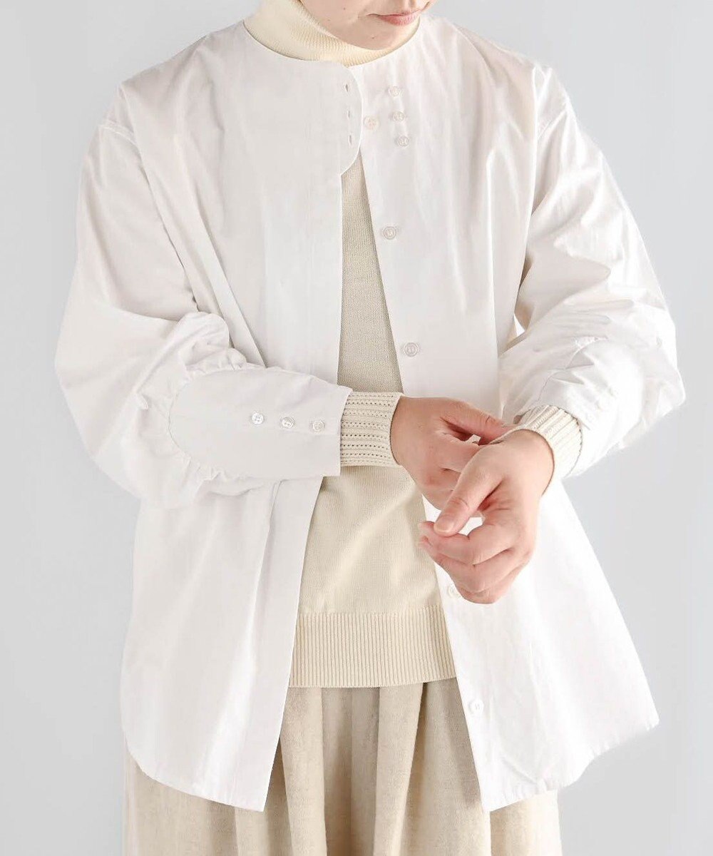 muuc 〈遠州織物の工場で織られた上質なコットン生地〉〈通年着られる〉ノーカラーブラウス 